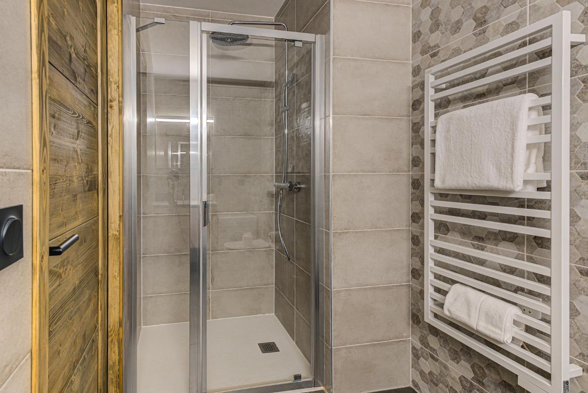 White Pearl A05 Modern Apartment Chamonix Alpes Travel Sleeps 4 To 6 Bagian luar foto